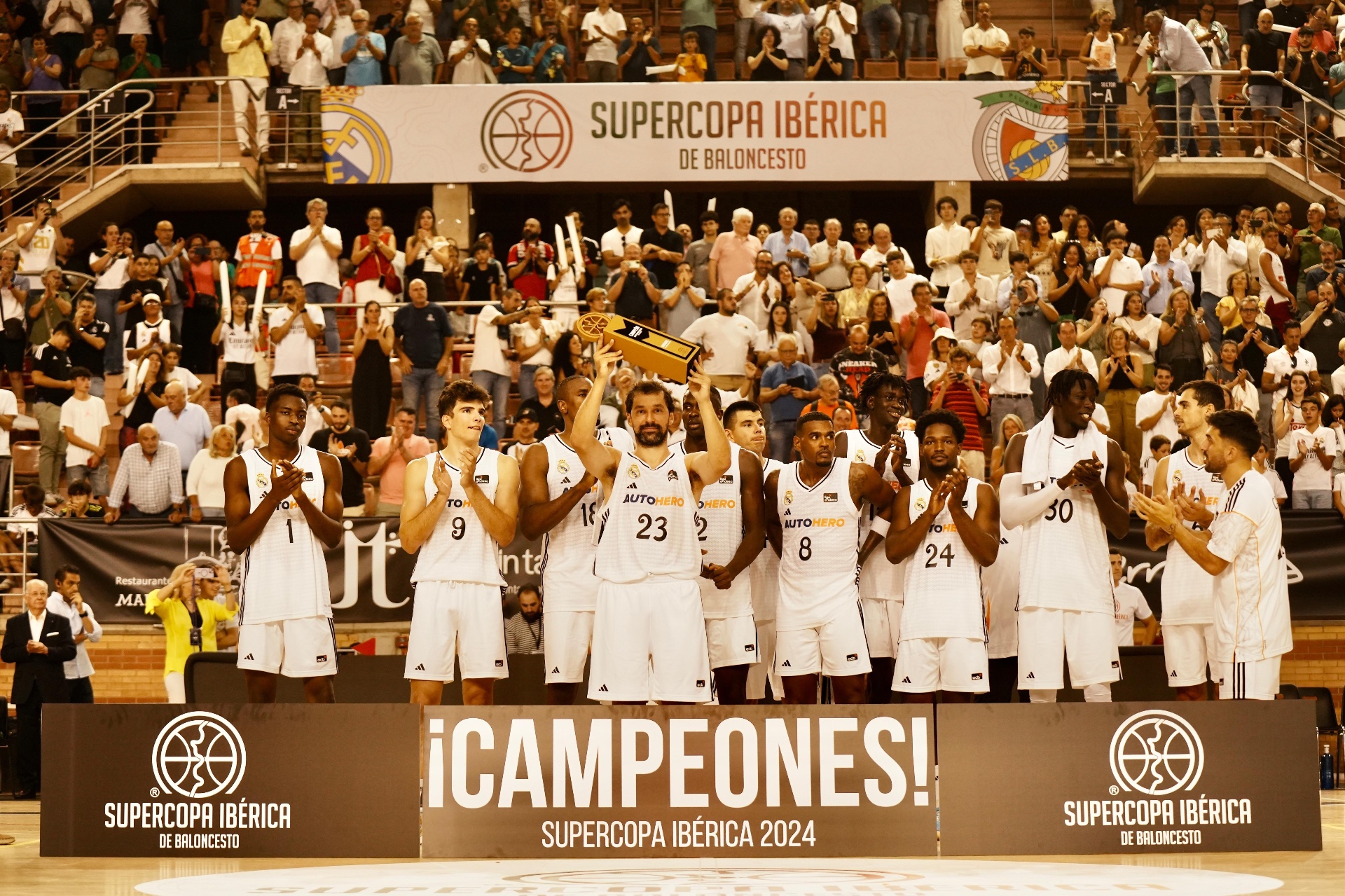 Real Madrid, campeón de la Supercopa Ibérica en Badajoz
